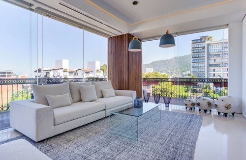 Romantic Zone Apartment | Chic 1 bed 2 bath Best Ocean Views Zona Romantica
