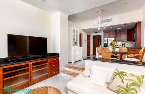San Jose del Cabo Condo | Chic Beachfront 1BR Condo at Casa Del Mar