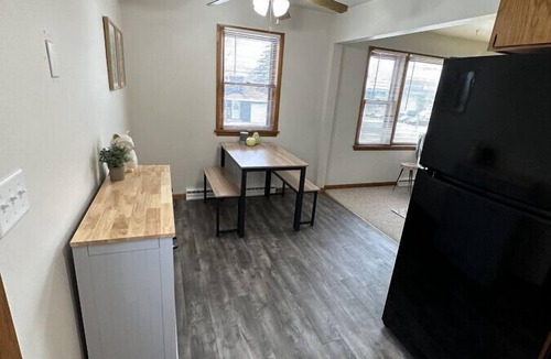 Appleton Apartment | Chic & Cozy APT-Self Check-In