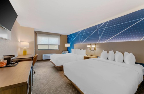 Huron Hotel | Comfort Inn River's Edge