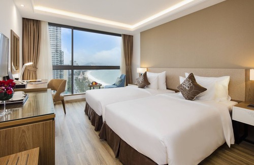 Tran Phu Beach Hotel | Comodo Nha Trang Hotel