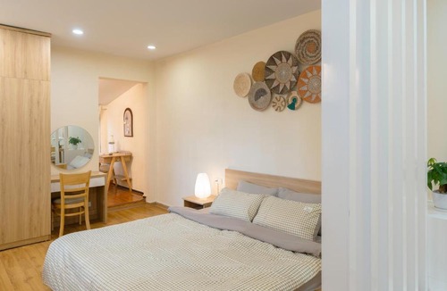Hang Bai Apartment | Cozy 1BR Apt Free Parking Old Quarter Netflix