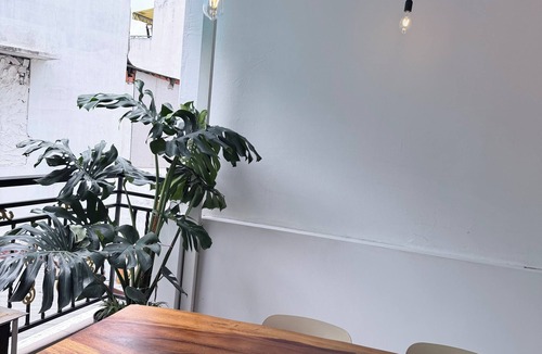 Ben Thanh House | Cozy 2-bedroom with rooftop house in charming Thành phố Hồ Chí Minh with AC