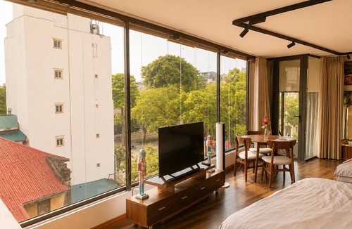 Hoan Kiem Apartment | Cozy Old Quarter Retreat Walk to Hoan Kiem Lake & Major Landmarks