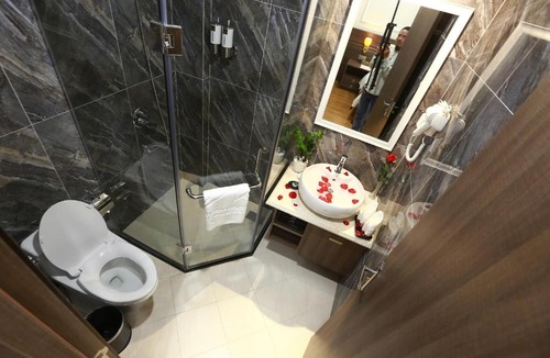 Dich Vong Hau Hotel | Dai Phat Luxury Hotel & Apartment