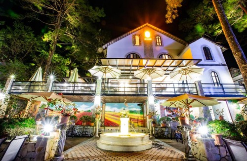 Kon Plong Hotel | De Vivre Café & Home