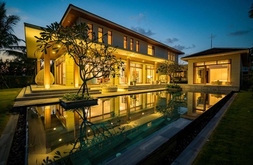 Ngu Hanh Son Villa | Deluxe Beachside Resort Danang