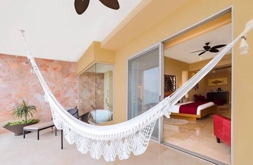 South Shore Hotel Area Resort | Designed for privacy and sophistication, this oceanfront suite has 1 king bed