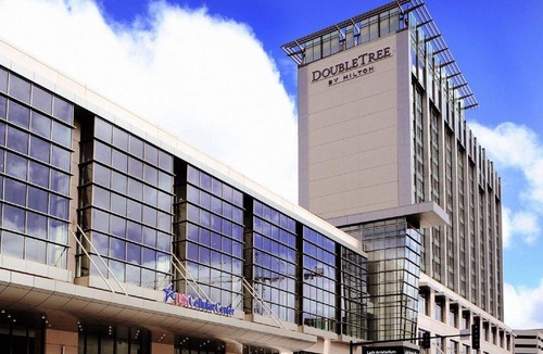 Cedar Rapids - Iowa City Hotel | DoubleTree by Hilton Hotel Cedar Rapids Convention Complex