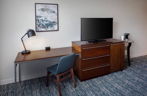 Andover Hotel | DoubleTree by Hilton Boston - Andover