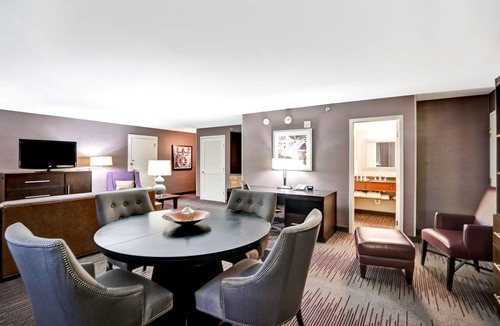 Downtown Wilmington Hotel | DoubleTree by Hilton Downtown Wilmington - Legal District