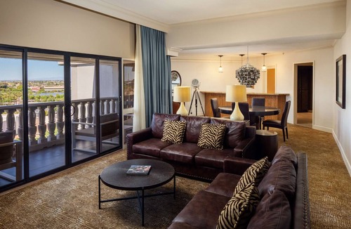 Mesa Hotel | DoubleTree by Hilton Phoenix Mesa