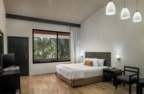 Zona Dorada Hotel | El Cid Granada Hotel