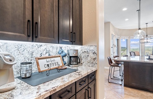 Estrella Mountain Ranch House | Elegant GOLF COURSE Retreat w/private CASITA! Pool/Hot Tub*WiFi*Putting Green