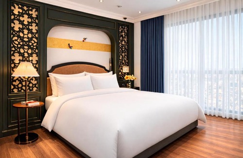 Van Mieu Hotel | Eli Suites