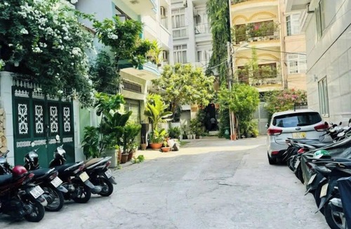 Phuong 6 Apartment | EMERALD APARTMENTS