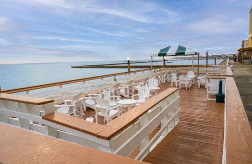 Del Mar Hotel | Emerald Beach Hotel