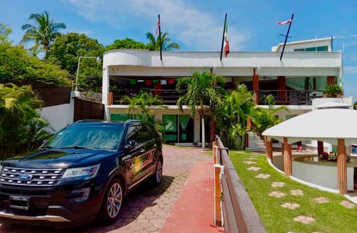 Tequesquitengo House | Escondite Teques / Alberca climatizada, diversión y espacio para grupos