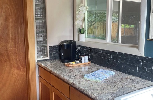 Friendly Apartment | Eugene Friendly Street Neighborhood Retreat