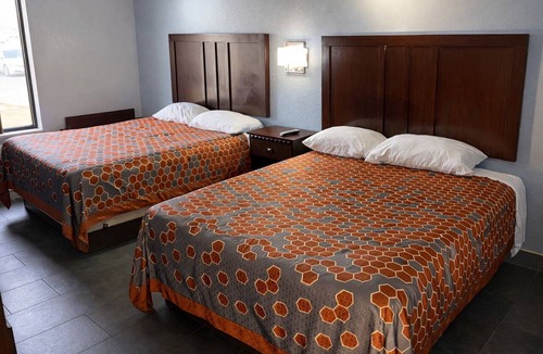 Pine Bluff Hotel | Executive Inn Pine Bluff