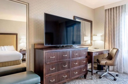 Dupont Circle Hotel | Explore D.C. from a Pet Friendly Room Near Key Attractions - 4 Units