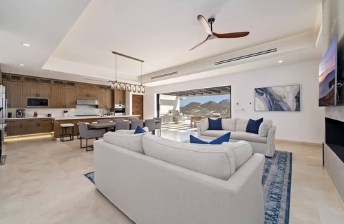 Paraiso Escondido House | Exquisite 6 Bedroom Residence at Quivira Los Cabos