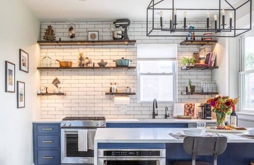 Andersonville Apartment | Fall Dates Open: Live Like an A-ville Local!