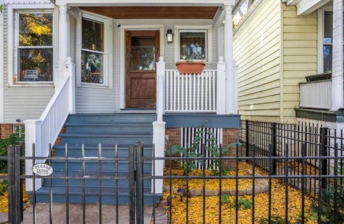 Andersonville Apartment | Fall Dates Open: Live Like an A-ville Local!