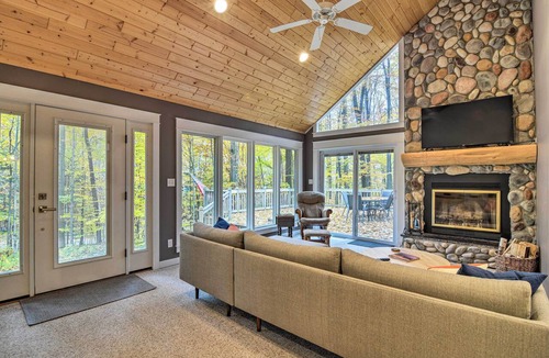Harbor Springs Cottage | Family Escape - Near Little Traverse Wheelway