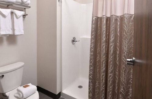Broken Arrow Hotel | Family-Friendly Stay: Explore Broken Arrow w/Ease! Parking | 4 Units