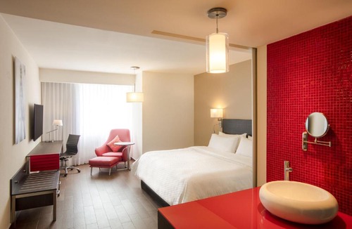Monterrey Centro Hotel | Fiesta Inn Express Monterrey Centro