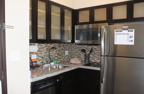 Bressi Ranch Apartment | Free Breakfast Included! Pool & Hot Tub Access | King Studio