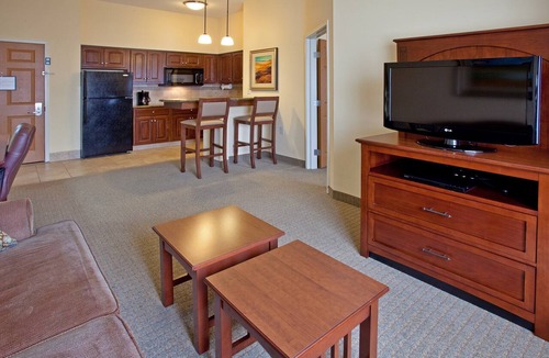Simonton Lake Condo | Fully-Equipped Suite |Pool + Wi-Fi