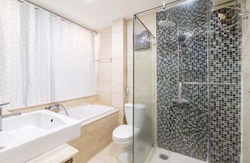 District 11 Hotel | Gô Home