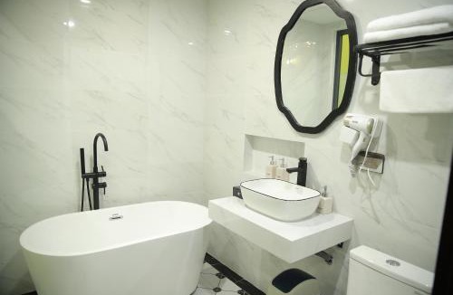 Trung Hoa Nhan Chinh Hotel | Gấu Hotel Cầu Giấy