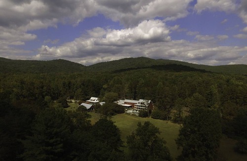 Clarkesville Hotel | Glen-Ella Springs Hotel & Restaurant