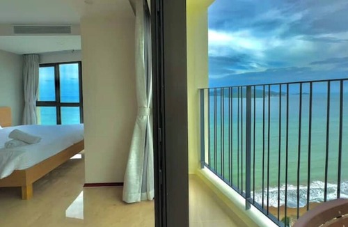 Tran Phu Beach Apartment | Gold Coast 3 bedroom Ocean View