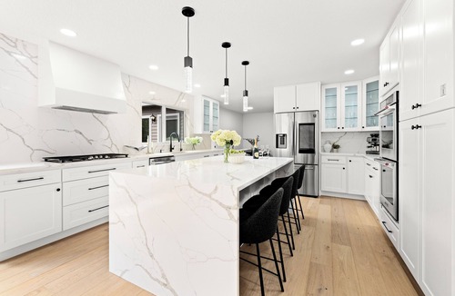 Gresham Villa | Grand 7BD Estate with Pool, Hot Tub, Sauna, Gym & Billiard
