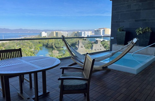 Nuevo Vallarta Hotel | Grand Luxxe Residence 1 Bedroom Loft - Two levels for 4 people!