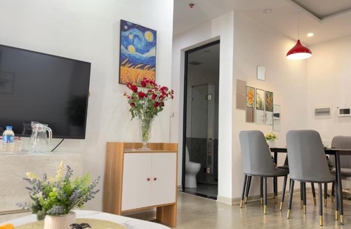 Tu Liem Apartment | GreenStay, 2 bedroom, 2 WC, 1 living room in Vinhomes Greenbay, view Marriott Hotel