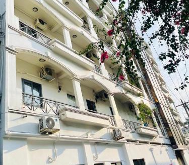 Hang Xanh Hotel | Hàng Xanh Stay