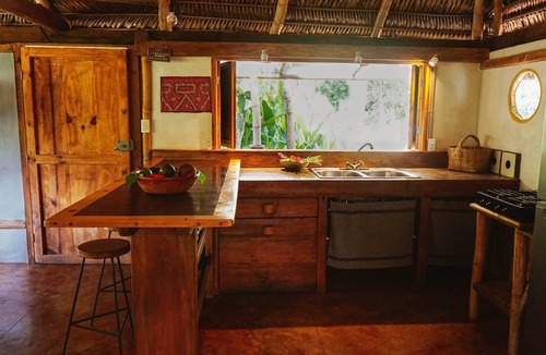 Las Lomas House | Haliksai - Le Faré. Bungalow with kitchen in the jungle near San Pancho