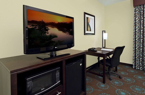 Beeville Hotel | Hampton Inn Beeville