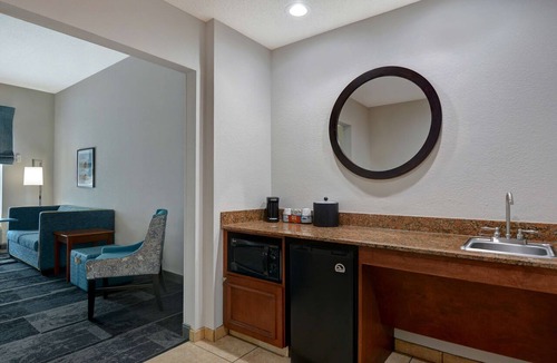 Hoover Hotel | Hampton Suites Birmingham Hoover