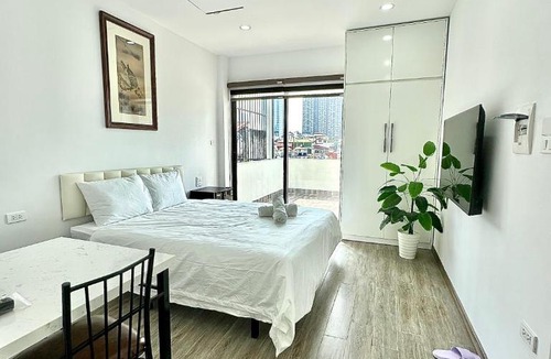 Lang Ha Apartment | Hanoi IRIS Homestay 34 Nguyên Hồng