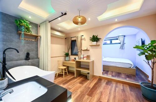 Nguyen Thai Binh Hotel | Harmony Stay - Ben Thanh Market