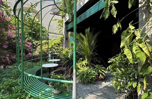District 1 Apartment | Hidden Bar Styled Studio @ Saigon Alleyway