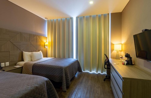 Leon Hotel | Hotel Glow Point - Mulza