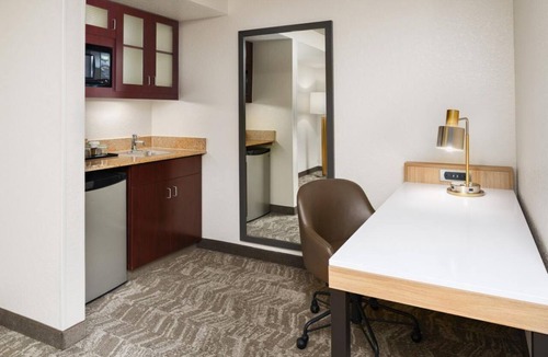 Southeast Houston Hotel | Houston Room Offering Microwave, Shuttle Service, Pool Area, Breakfast Included