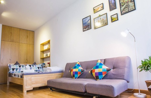 Hang Xanh Bed & Breakfast | HUGE - MODERN HOME - LUXURIOUS - NEAR DISTRICT ONE